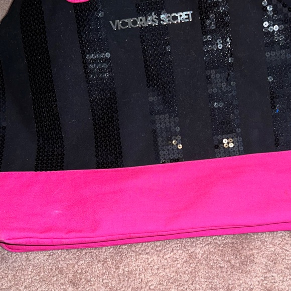 2 Victoria Secret bags - Picture 5 of 5